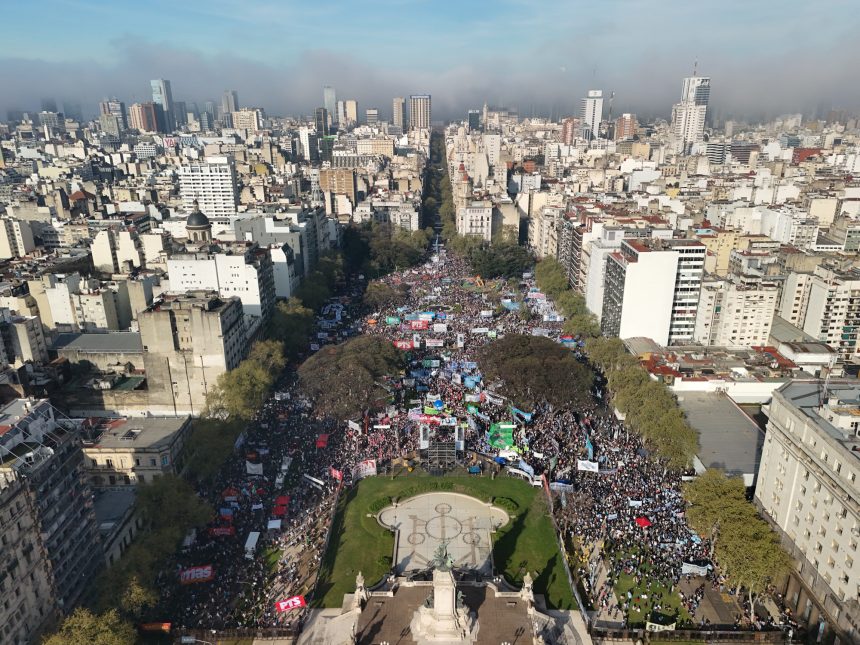 Éxito en la Marcha Federal Universitaria: Celebran el Doble Rechazo a Milei