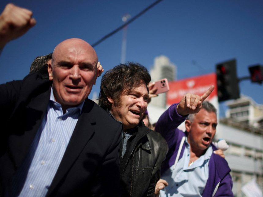 Javier Milei convoca a candidatos de LLA en Olivos tras derrota