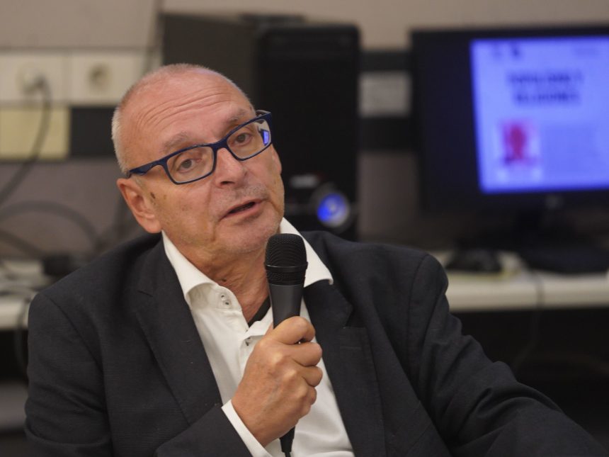 Loris Zanatta: La política actual es ofensiva y violenta