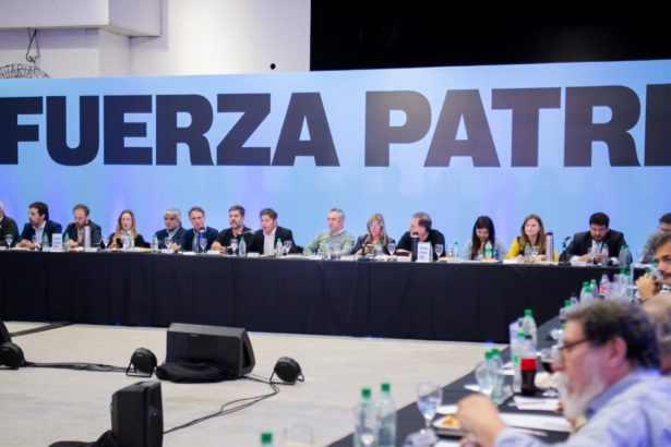 Kicillof lanza campaña: Intendentes unidos para octubre