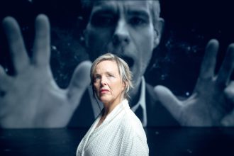 Descubre el Teatro Inmersivo: Next to Normal Revoluciona la Escena