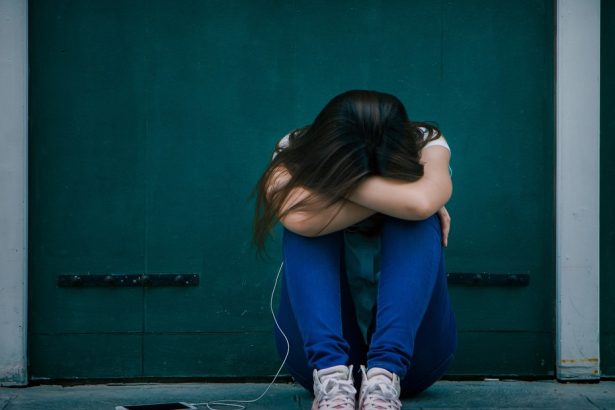 Revelador: Expertos analizan el alarmante suicidio en adolescentes