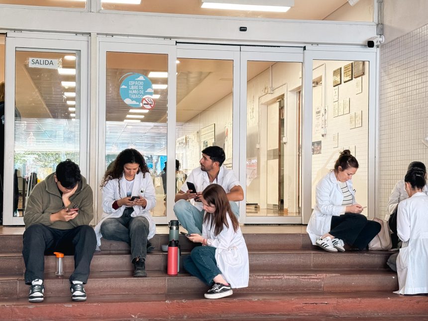 El Gobierno impulsa aumentos salariales en el Hospital Garrahan