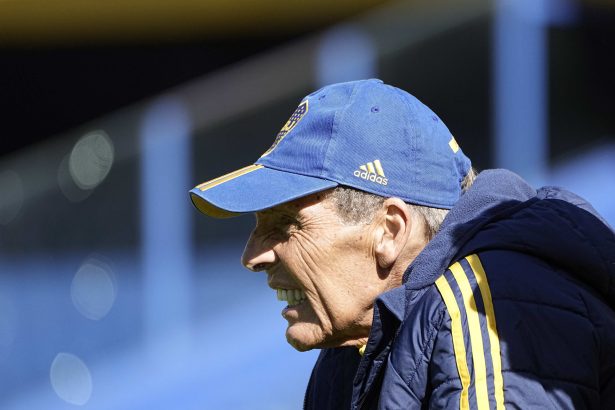 Miguel Russo se ausenta de la práctica en Boca: internado tras chequeo