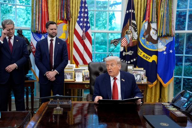 Trump lanza grupo antiterrorista para combatir la ‘izquierda radical