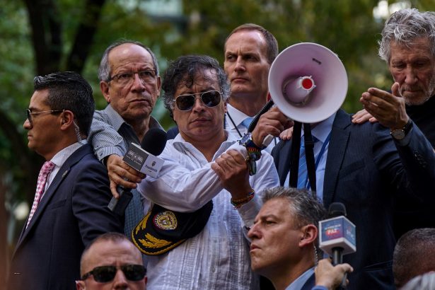 Gustavo Petro y Roger Waters marchan por Gaza en Nueva York