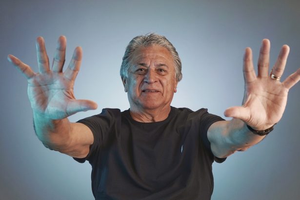 Ubaldo Pato Fillol: A los 75 años, ¡termina la Secundaria!