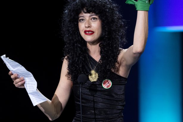 Camila Plaate brilla en San Sebastián: Mejor Actriz de Reparto