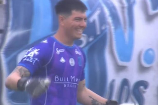 ¡Increíble gol de Joaquín Enrico! El arquero de San Telmo brilla