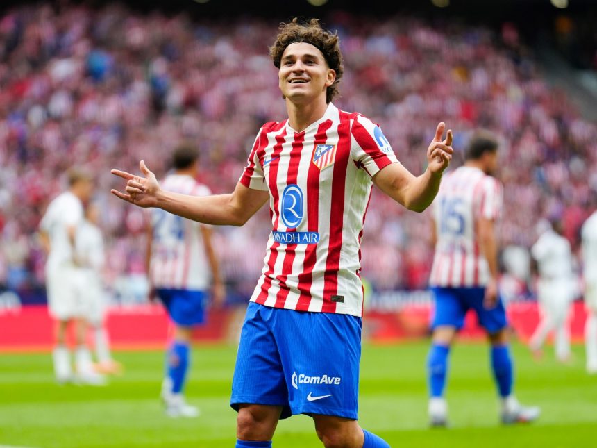 Julián Álvarez deslumbró en el derbi: España a sus pies