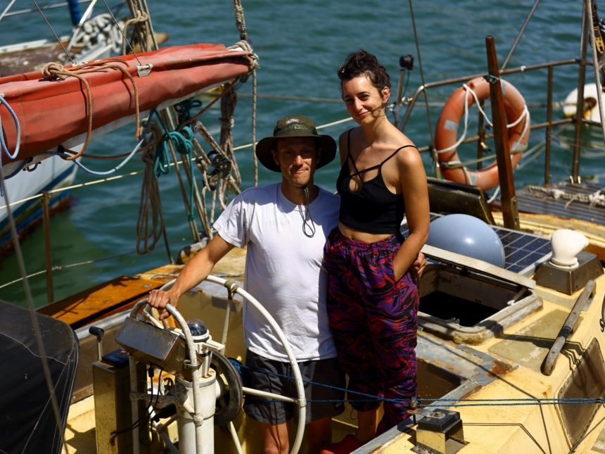 De astrónoma a navegante: la científica que comparte su pasión en el mar