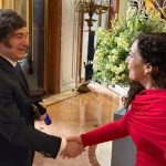 Polémica: Milei saluda a la presidenta de Kosovo, ¿un error diplomático?
