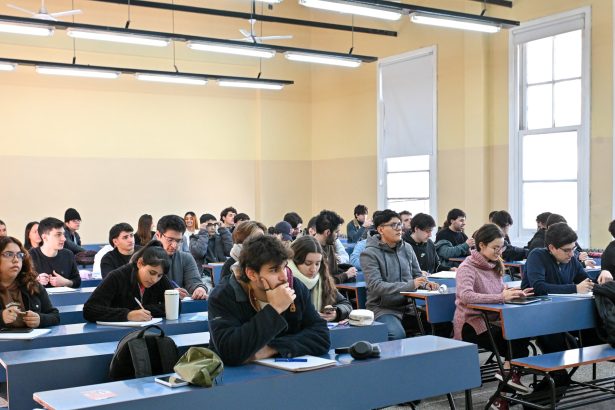 Ranking Universitario: Argentina Desciende, pero Algunas Brillan