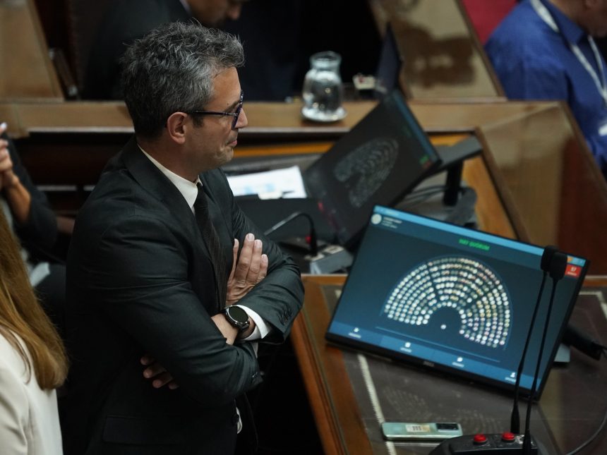 Gran batalla política: Oposición busca frenar a Milei y Espert