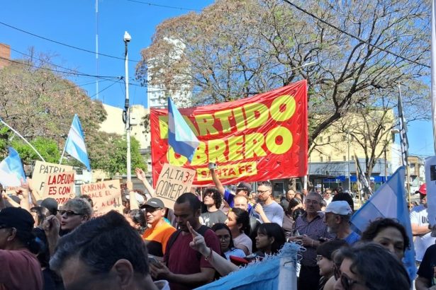 Conflicto entre libertarios y izquierda suspende campaña de Milei en Santa Fe