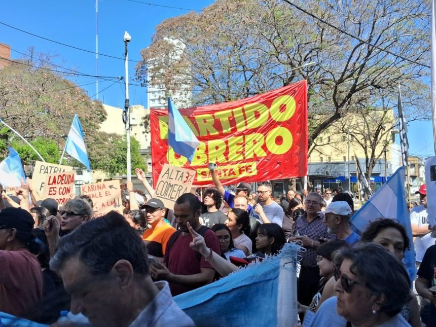 Conflicto entre libertarios y izquierda suspende campaña de Milei en Santa Fe
