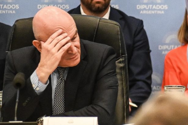 El biógrafo de Milei lanza dura advertencia a Espert: ¡Renuncia ya!