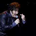 Milei en modo rockstar: ‘Estamos a mitad de camino, no aflojen