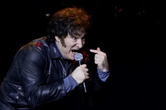 Milei en modo rockstar: ‘Estamos a mitad de camino, no aflojen