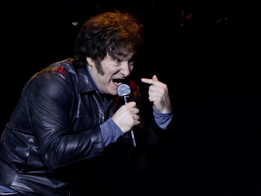 Milei en modo rockstar: ‘Estamos a mitad de camino, no aflojen