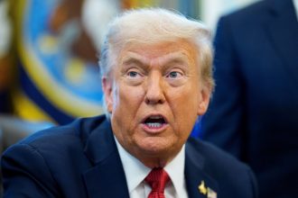 Trump considera invocar la Ley de Insurrección para movilizar al ejército