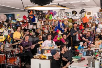 Descubre 31 Minutos: El Show Chileno de Títeres que Sorprendió en Tiny Desk