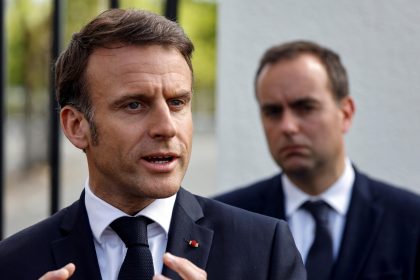 Francia en Crisis: Macron Anunciará Nuevo Primer Ministro Pronto