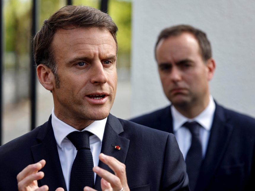 Francia en Crisis: Macron Anunciará Nuevo Primer Ministro Pronto