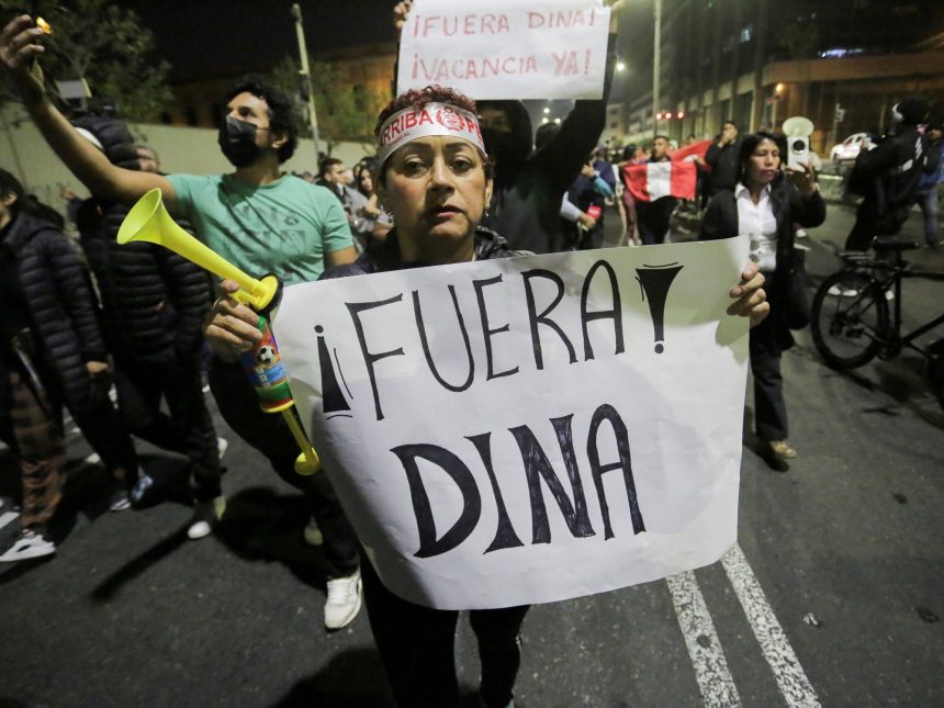 Fiscalía de Perú intenta impedir salida de Dina Boluarte: ¿Por qué?