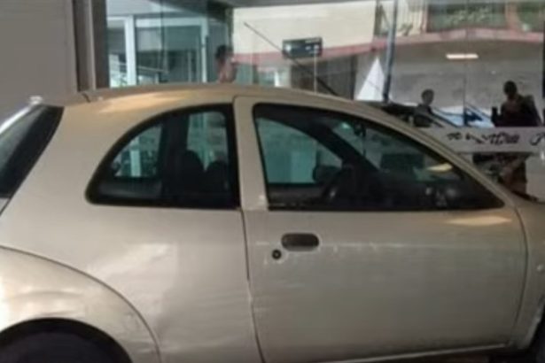 Impactante choque en San Cristóbal: mujer arrollada y auto en gimnasio