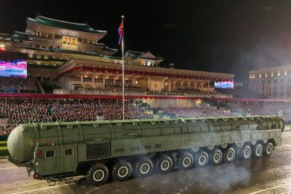 Corea del Norte revela su misil de largo alcance más potente hasta ahora