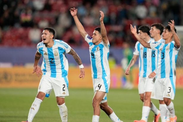 Argentina brilla en el Mundial Sub-20: derrota a México y va por Colombia