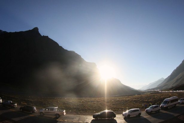 Fin de Semana Largo en Chile: Compras Masivas y Colas de 6 Horas