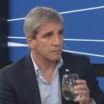 Luis Caputo: EE. UU. listo para seguir comprando pesos en el mercado