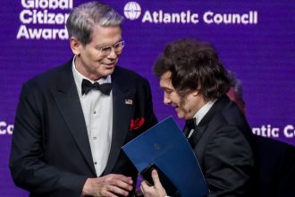 Milei: Plan Económico Firme y Respaldo de EE. UU. Contra el Default