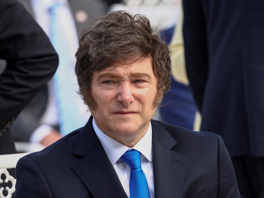 Javier Milei Regresa: Oposición Presiona en el Congreso, ¡Sigue EN VIVO!