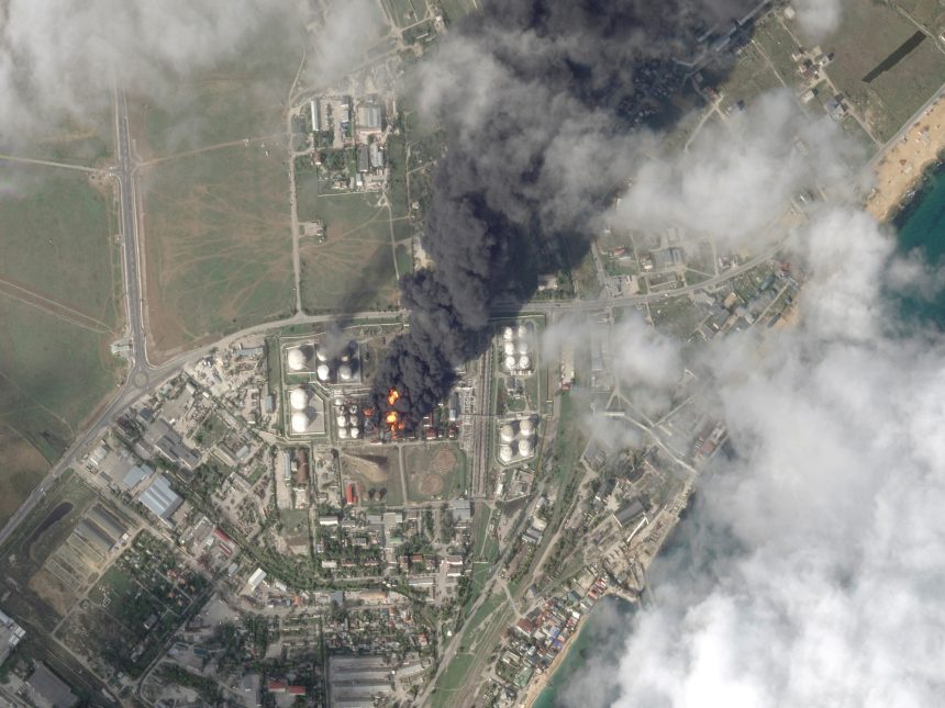 Ucrania lanza drones y desmantela depósito ruso en Crimea