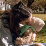 Descubre la Maternidad Huérfana: Un Viaje de Resiliencia y Amor