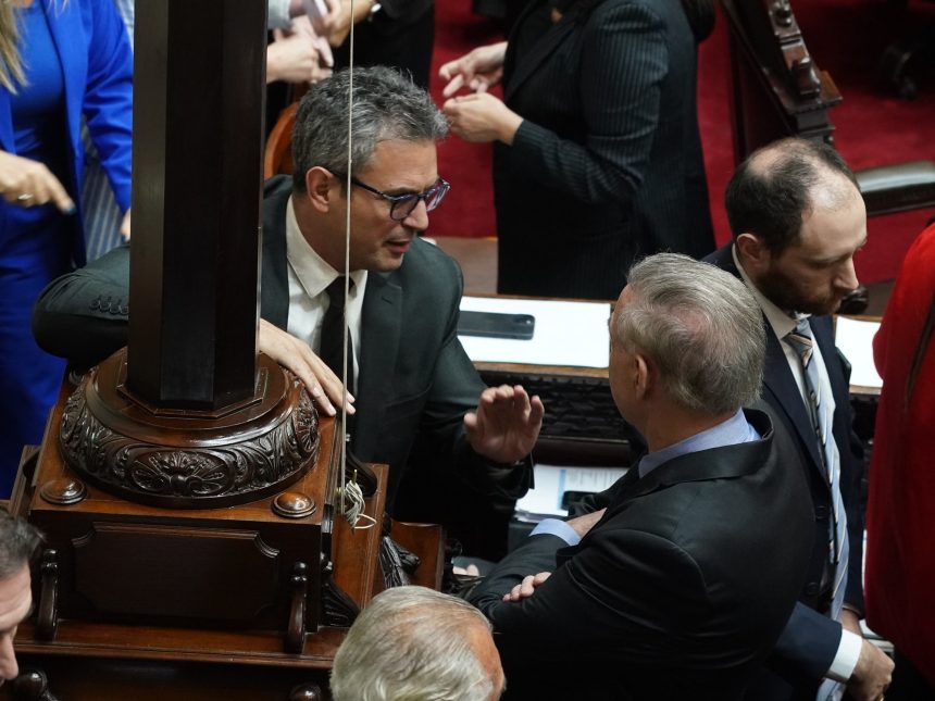 Javier Milei y el Presupuesto 2026: Negociaciones en Vivo sin Kirchnerismo