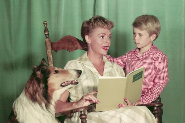 Fallece a los 100 años June Lockhart, icónica estrella de Hollywood