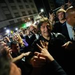 Javier Milei: Un gesto hacia la oposición tras su victoria electoral