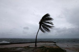 El huracán Melissa: Vientos de 280 km/h amenazan Jamaica