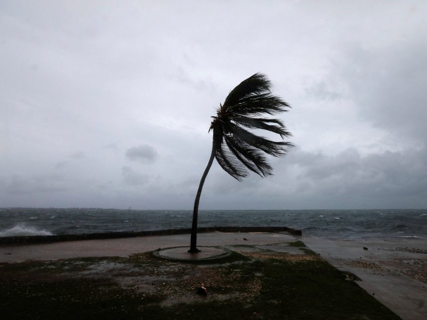 El huracán Melissa: Vientos de 280 km/h amenazan Jamaica