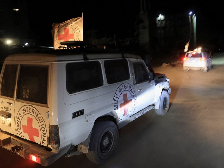 Israel recibe el cuerpo de un rehén de Hamas gracias a la Cruz Roja