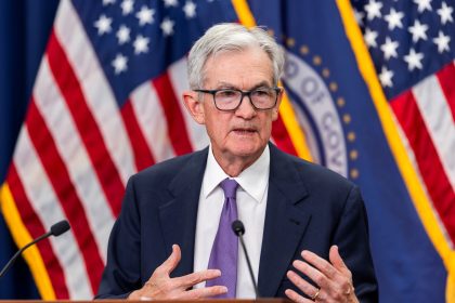 Fed Reduce Tasas por Segunda Vez en Medio de Incerteza Gubernamental