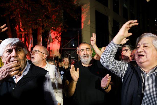 Conflicto en la CGT: Barrionuevo se va y Moyano intensifica presión