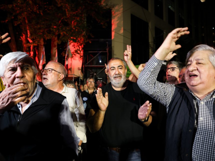 Conflicto en la CGT: Barrionuevo se va y Moyano intensifica presión