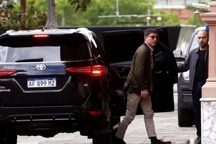 Milei decide: ¿Santiago Caputo liderará el ministerio político?