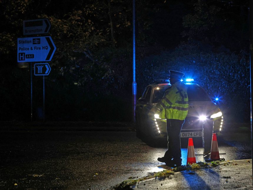 Impactante ataque a puñaladas en tren del Reino Unido: 10 heridos