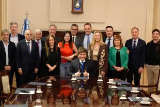 Milei presenta su Gabinete y llama a la unidad para abordar 4 temas clave